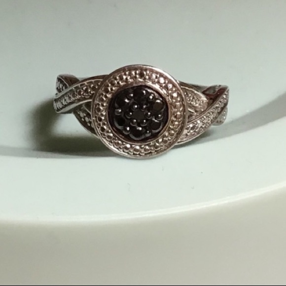 Cute silver ring - Picture 1 of 5